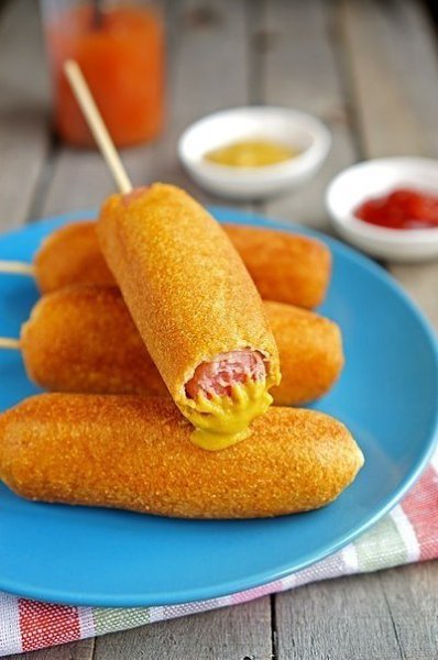Корн Дог(или сосиска в тесте).Мука - 100 гр.Кукурузная мука - 100 гр.Сахар - 3 ст.л.Паприка - 1 ...
