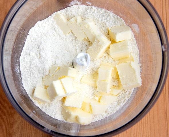 Киш с молодыми овощами.Нам потребуется: Для теста: мука — 250 гяйцо — 1 шт.масло сливочное — 100 ... - 2