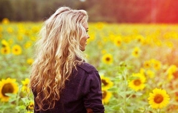 Я не обижаюсь на людей, я просто меняю о них мнение. Можно вытащить человека из грязи, но нельзя ...