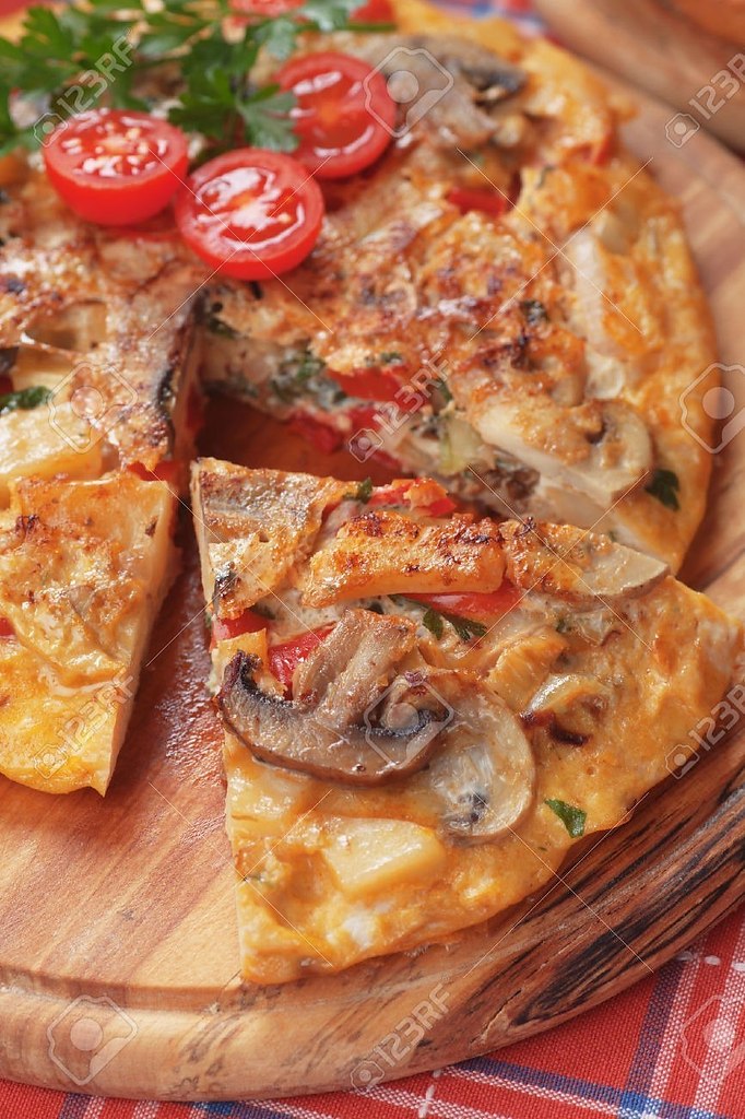 Фриттата с курицей и овощами .на 100грамм - 85.32 ккалБ/Ж/У - 12.39/2.35/2.86 Ингредиенты: Куриное ...
