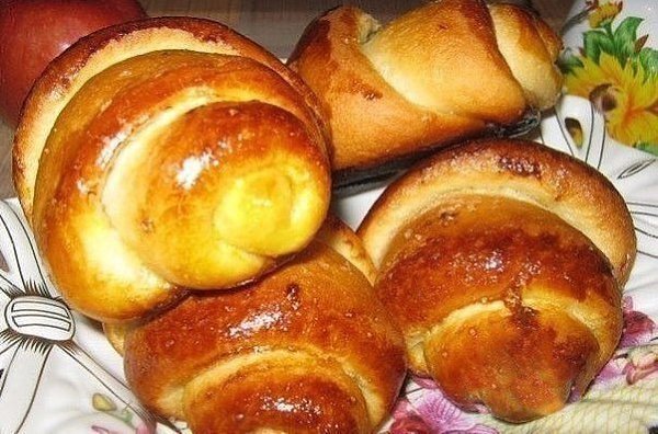 МАМИНЫ ПЛЮШКИ.Готовь сразу несколько порций!Ингредиенты: 200 мл смеси молока с водой, 1 яйцо, 100 мл ... - 2