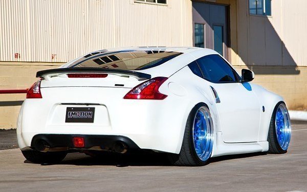 Nissan 370Z on Work Emotion