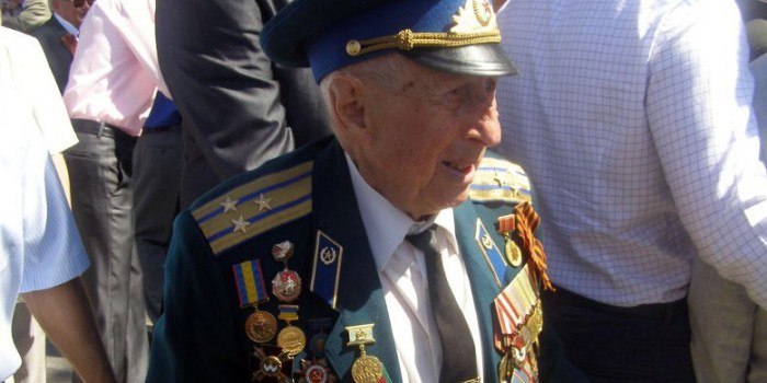 РОССИЙСКИЕ ЛИБЕРАЛЫ ПРЕДПОЧЛИ НЕ ЗАМЕТИТЬ СУД НАД 94-ЛЕТНИМ ВЕТЕРАНОМ НА УКРАИНЕ.Что ни новость — то ...