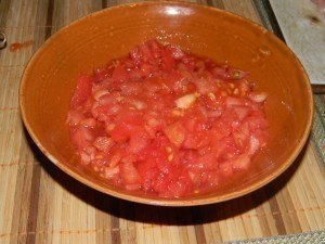 Курица в перце. Необходимо: Болгарский перец (крупный) – 4-5 шт. Филе курицы — 1 шт., Помидор ... - 3