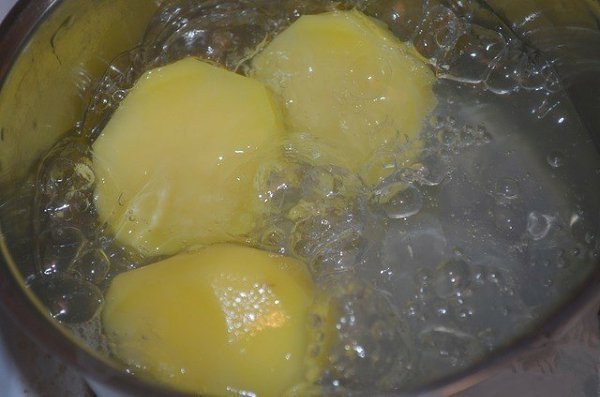Деревенский пирог из картофельного теста с мясом и овощами .Ингредиенты: Для теста: - 150 гр ... - 3