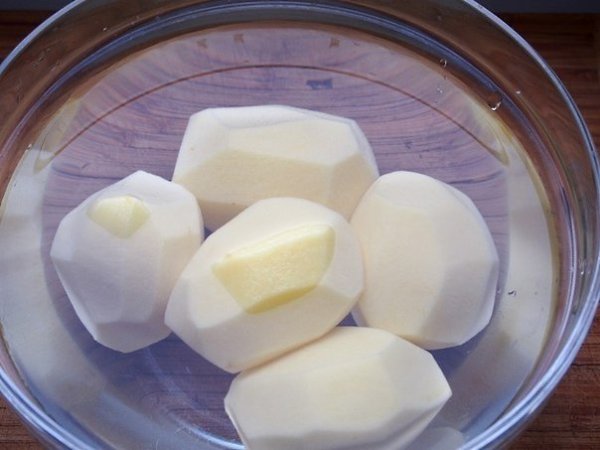 Картофель, запеченный с адыгейским сыром. Вам потребуется: картофель 5-6 шт. сыр адыгейский 150 г ... - 2