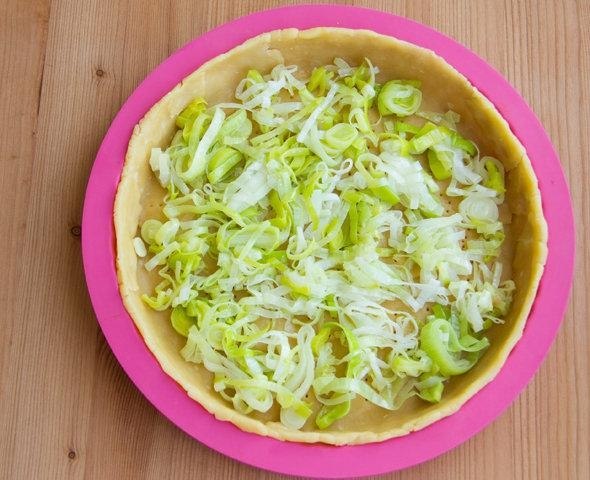 Киш с молодыми овощами.Нам потребуется: Для теста: мука — 250 гяйцо — 1 шт.масло сливочное — 100 ... - 5