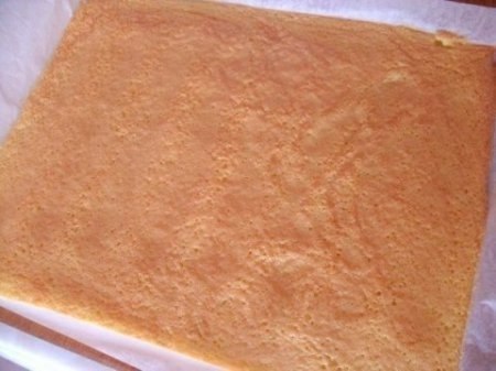 БИСКВИТНЫЙ РУЛЕТ С МАКОМ И ИЗЮМОМ. Ингредиенты Тесто: Мука 1 стакан Сахар 1 стакан Яйцо 5 шт. ... - 4