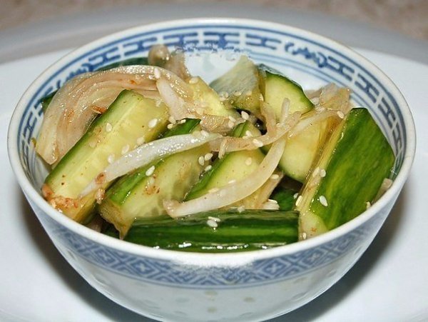 Огурцы по-корейски. Многие любят покупать на рынках различные овощные салаты по-корейски. Одними из ...