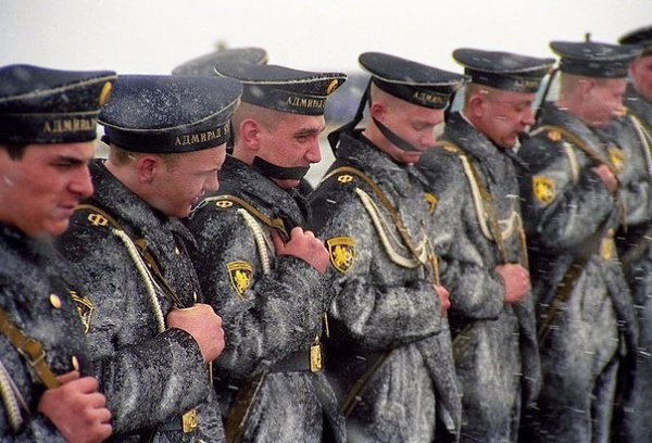 Прошу не путать, 23 февраля-это не всемирный день мужчин, а День Защитника Отечества!!! Служивых и ...