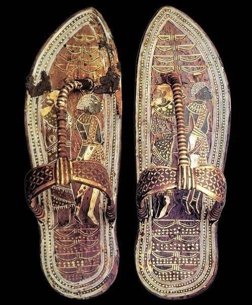 Сандалии Тутанхамона, примерно 1332-1323 гг. до н. э.
