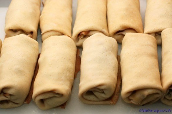 Традиционные блинчики с мясом.Автор: Анна КростенскаяИнгредиенты:700 г голяшка говяжья без кости250 ... - 9