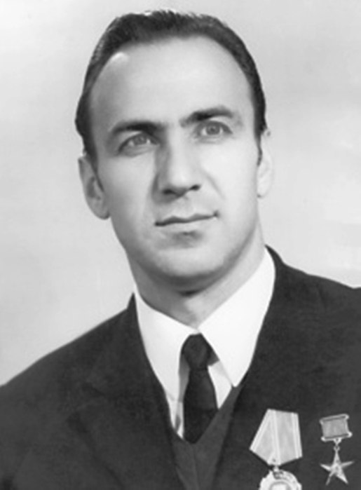 Андрей Павлович Давыдов, (15 апреля 1932) - Герой Социалистического Труда, слесарь-инструментальщик ...