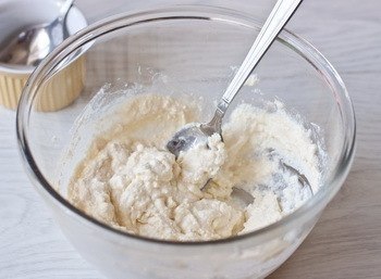 ТВОРОЖНЫЕ ПОНЧИКИ НА СКОРУЮ РУКУ.Ингредиенты:200-250 г творога (9-18%)1 яйцо3 ст.л. сахара1/2 ч.л. ... - 3