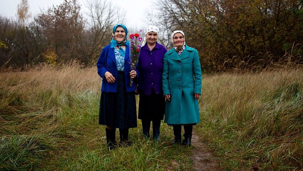 Чернобыльские бабушки / The Babushkas of Chernobyl / Холли Моррис, Энн Богарт 2015.Авария на ... - 3
