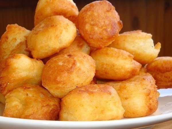 ПОНЧИКИ ВКУСНЕЙШИЕ. Ингредиенты 100 гр сметаны 100 гр кефира 100 гр творога(у меня 9%) 1 большое ... - 5