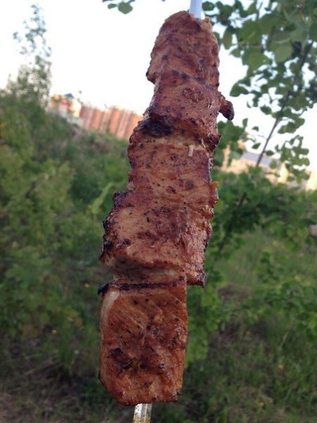 Ещё один рецепт шашлыка.Нам нужно.Хорошее мясо из свинины ( шея ) 1 кг. Я делал на двоих.Лук ...