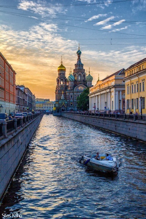 8 вещей, которые необходимо сделать в Петербурге каждому. 1. Пройти пешком весь Невский проспект от ...
