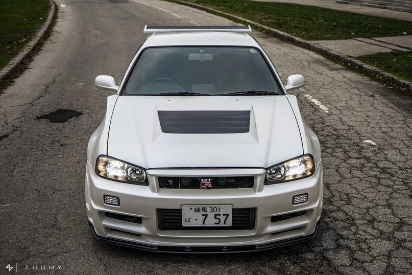 Nissan Skyline GT-R R34 - 2