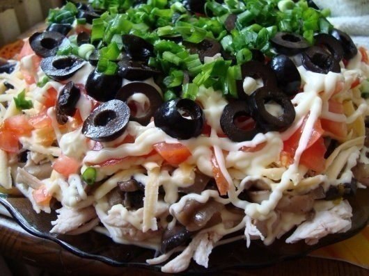 Топ - 6 салатов с куриным филе .1. Салат с курицейИнгредиенты:- отварное куриное филе – 300г- фасоль ... - 2