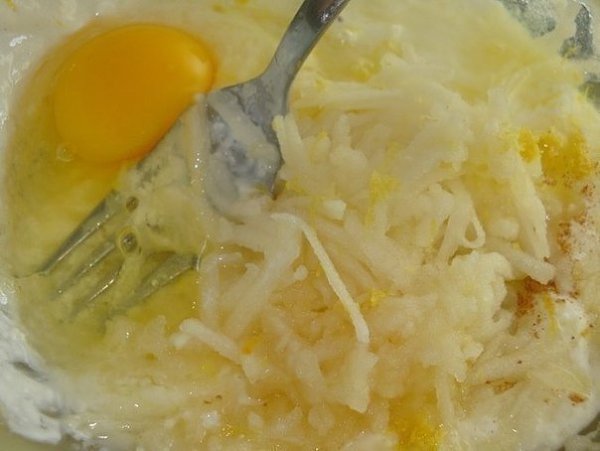 ПОНЧИКИ ВКУСНЕЙШИЕ. Ингредиенты 100 гр сметаны 100 гр кефира 100 гр творога(у меня 9%) 1 большое ... - 3