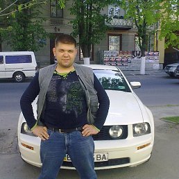 Volodya, 33, 