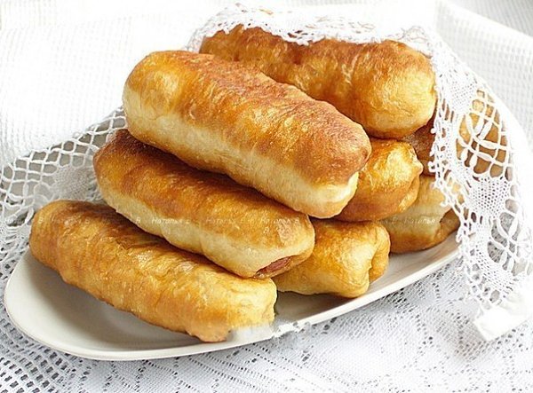 Жареные сосиски в тесте.Вкуснейшие, мягчайшие, воздушные, горяченькие... жареные сосиски в тесте. ...