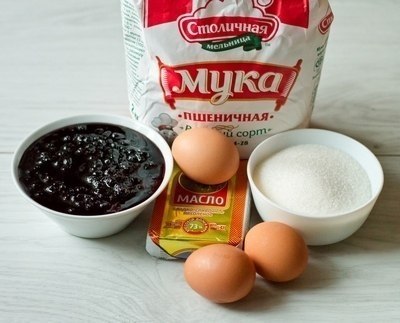 ТЕРТЫЙ ПИРОГ С ВАРЕНЬЕМ.Ингредиенты:200 г сливочного масла комнатной температуры200 г сахара3 яйца1 ... - 2