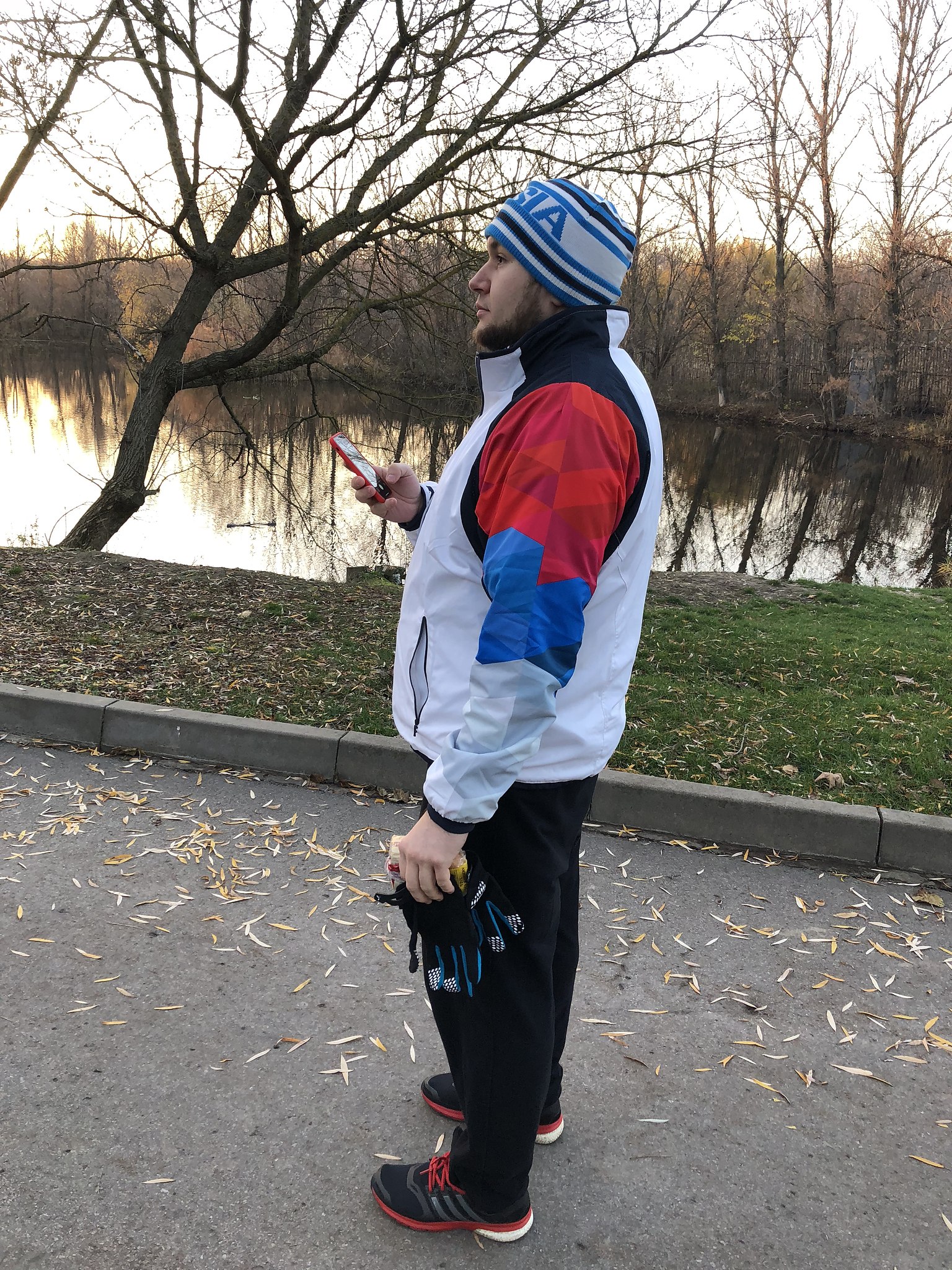  - 18  2018  22:18 - 9