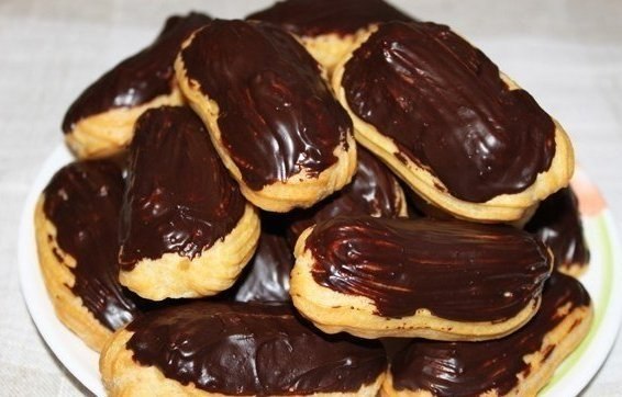 Готовим вкусные домашние Эклеры.Вам потребуется:Для заварного теста:- 3 яйца- 75 г сливочного масла- ...