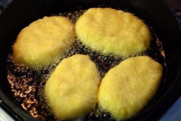 КАРТОФЕЛЬНЫЕ КОТЛЕТЫ С КУРИЦЕЙ .Отличный вариант для быстрого перекуса Заранее отварена куриная ... - 3