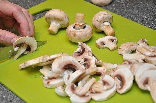 Вкусные бутерброды. Ингредиенты: 16 кусочков белого тостерного хлеба (у нас это ровно одна булка); 8 ... - 2