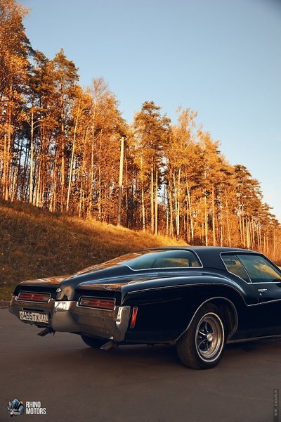 1971 Buick Riviera - 2