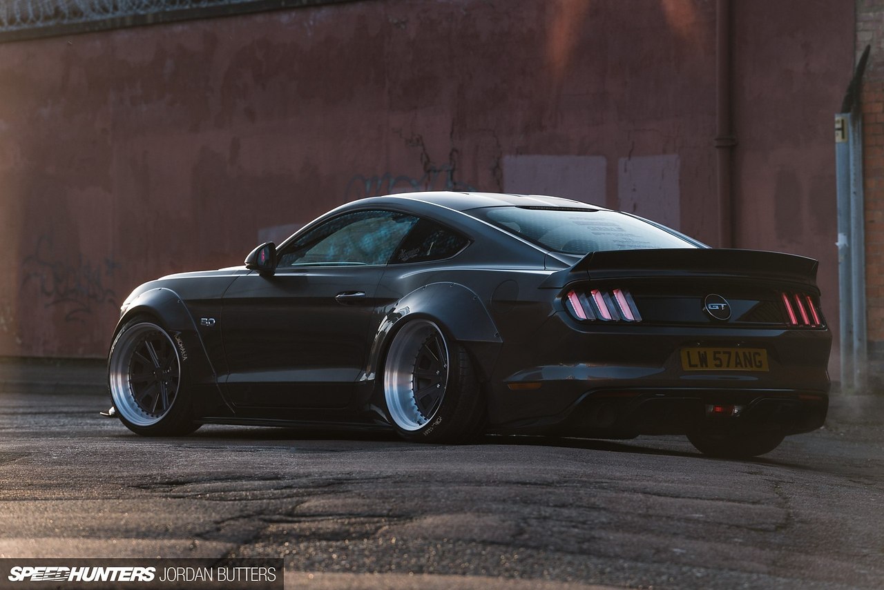 Ford Mustang Liberty walk