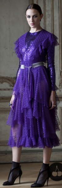   Pantone    2018  - Ultra Violet (). - 8