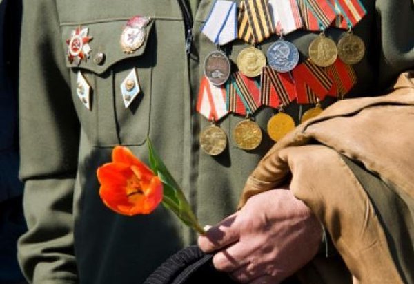 Май 2016. На даче, слезая с крыши, очень неудачно упал и повредил ногу. Сосед по даче, врач на ...