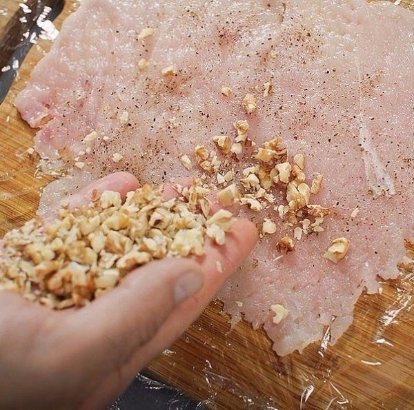 ПАРОВОЙ КУРИНЫЙ РУЛЕТ С МАНДАРИНАМИ И ЧЕРНОСЛИВОМ.Главная прелесть этого рулета заключается в том, ... - 3