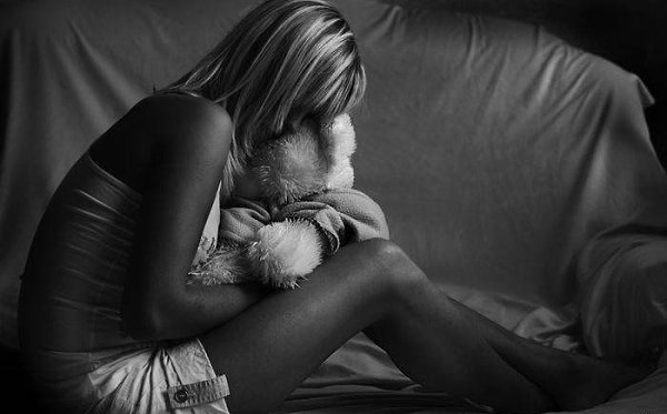 Есть люди с особо чувствительной кожей –.их лучше не трогать. Они не похожи на всех остальных. Они ...