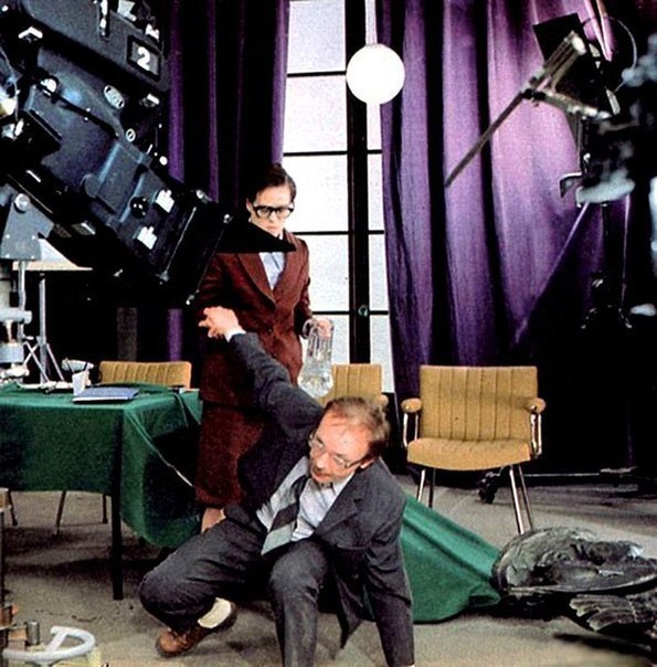    , 1977 .