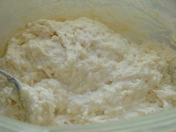 ПОНЧИКИ ВКУСНЕЙШИЕ. Ингредиенты 100 гр сметаны 100 гр кефира 100 гр творога(у меня 9%) 1 большое ... - 4