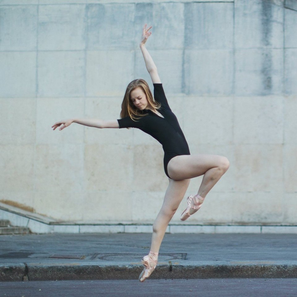    . Lindsay Thomas - 4
