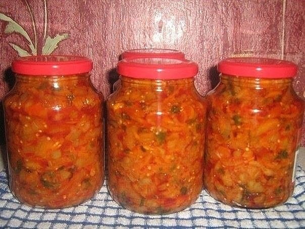 КУБАНСКИЙ САЛАТ. Представляю очень вкусный салат с баклажанами на зиму. Для приготовления салата ...