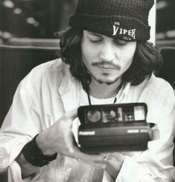   - ,  Viper   Polaroid, 1990- .