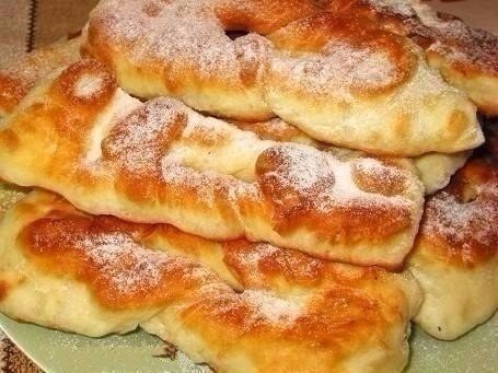 Таратушки на кефире.Ингредиенты:• 1,5 стакана кефира (или простокваши, или кислого молока).• 1 яйцо• ...