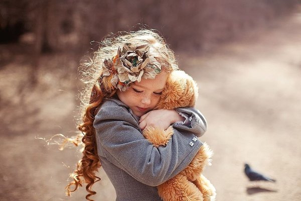 Быть человеком - каждый ли может? Ну-ка, попробуй жизнь подытожить. Ну-ка признайся - честно, без ...