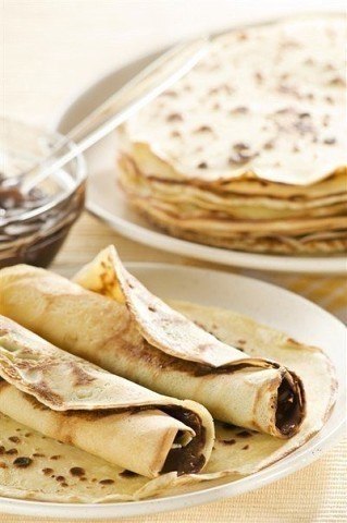 ТОП-10 ПРОСТЫХ И ВКУСНЫХ РЕЦЕПТОВ БЛИНОВ .1. Тонкие блиныИнгредиенты- Яйцо куриное 1 штука- Мука ... - 8