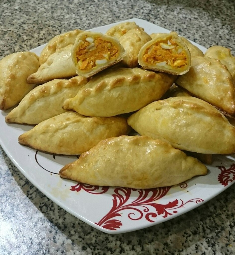 ПИРОЖКИ С КУРИЦЕЙ И ЯЙЦОМ .Для теста :-Маргарин 200 грамм, мука пшеничная 3 ст, яйцо 1 шт, сахар 1 ...