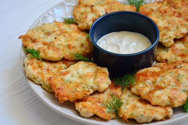 Рубленые куриные котлетки с сыром.Необычный способ приготовить куриную грудку, который реально ... - 9