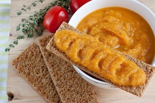Икра из кабачков, моркови и помидор с чесноком.ИНГРЕДИЕНТЫ:кабачки 1.5 кгпомидоры 400 гморковь 300 ...