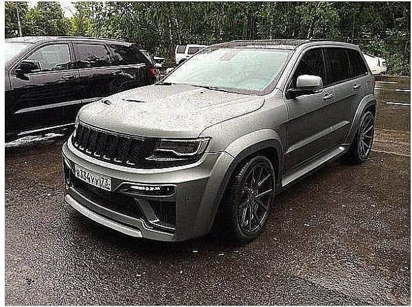 Jeep Grand Cherokee SRT-8 TYRANNOS - 2